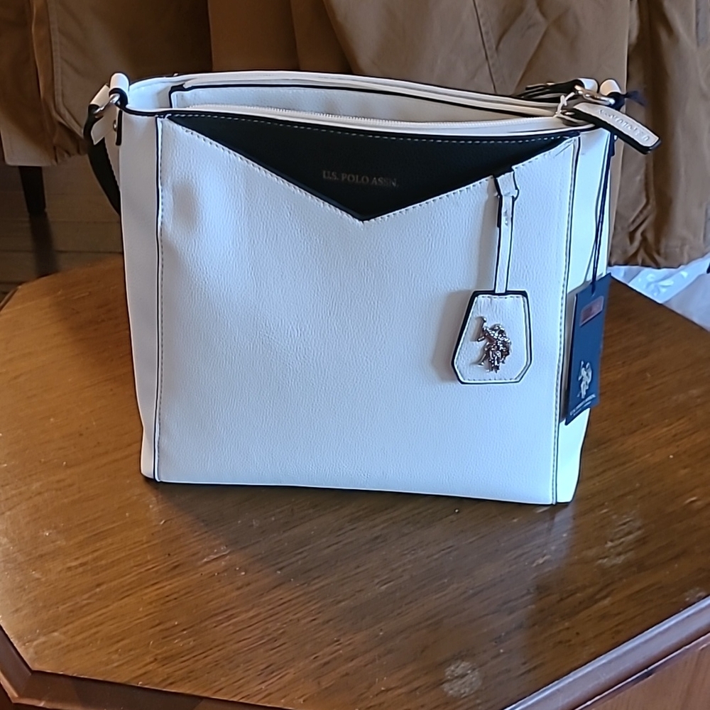 U.S. Polo Assn. White Shoulder Bag with Geometric Design and Structured Shape